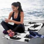 Cute Chubby Frog Yoga Mat, 71 x 26 Inch Non-slip Yoga Mats Folding Travel Exercise Mat Indoor Outdoor Gym Pilates with Storage Bag for Women Men - Image 7