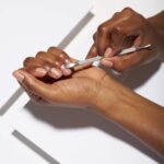 Tweezerman Cuticle Pusher & Nail Cleaner - Image 3